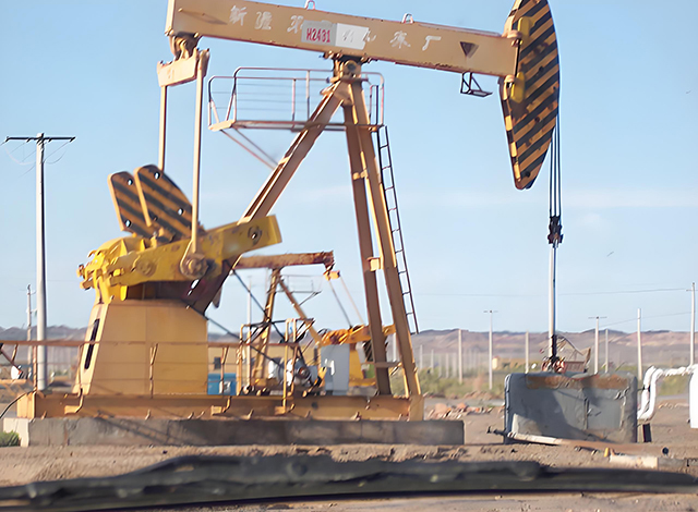 Application Of D71 Series In Oil Field Pumping Unit Kowtow Machine